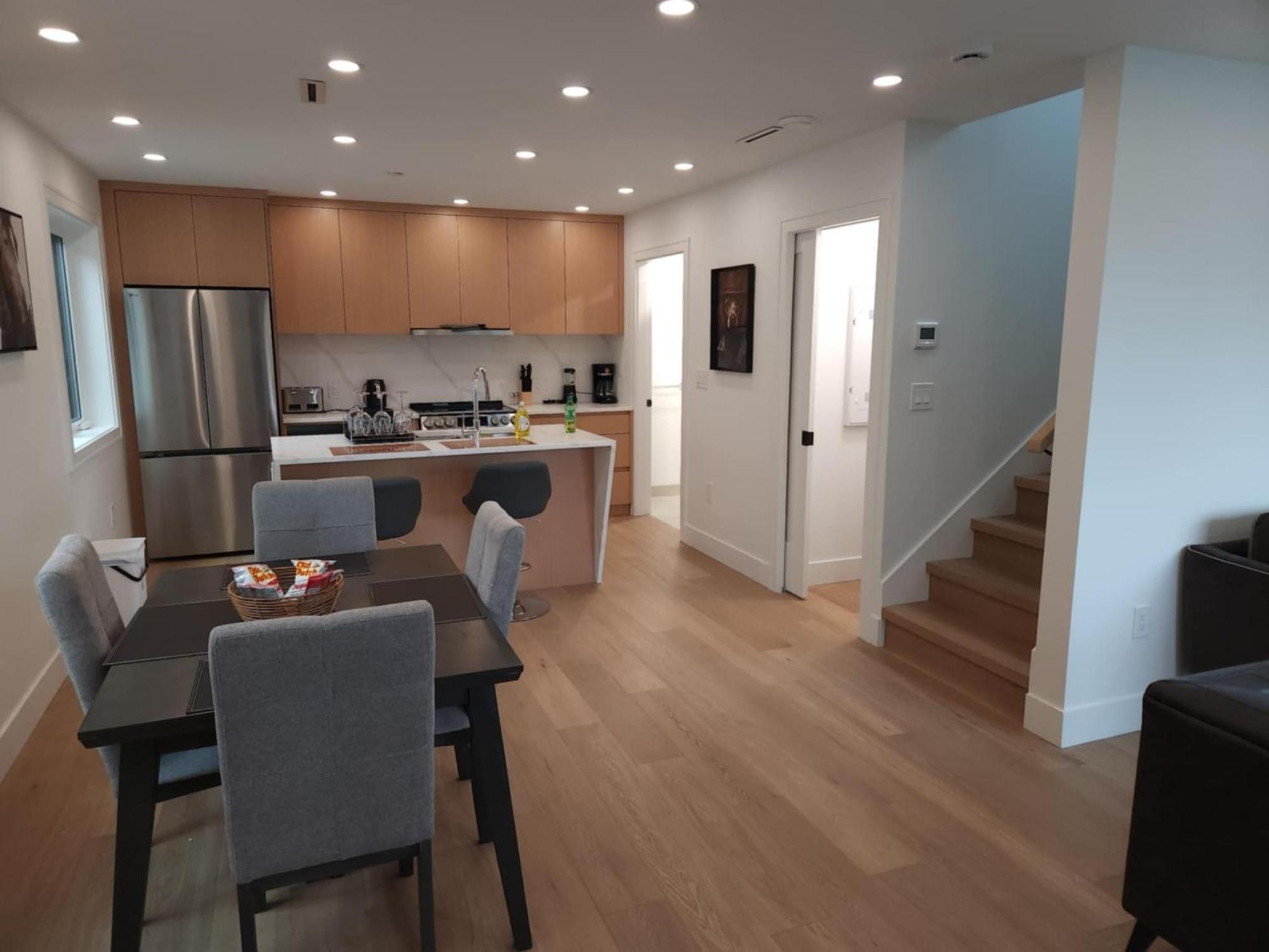 Signature Luxe Top-Floor Townhouse 2Br, 3Ba With Stunning Views Vancouver Buitenkant foto